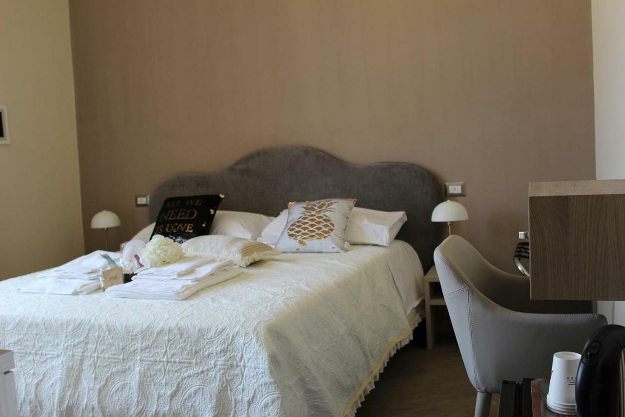B&B Napoli Holidays Nápoles Exterior foto